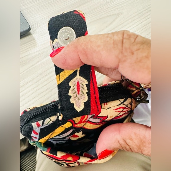 Vera Bradley Multicolor Floral Wristlet Open to full Wallet 6 card holders 6”X4” - Picture 3 of 6